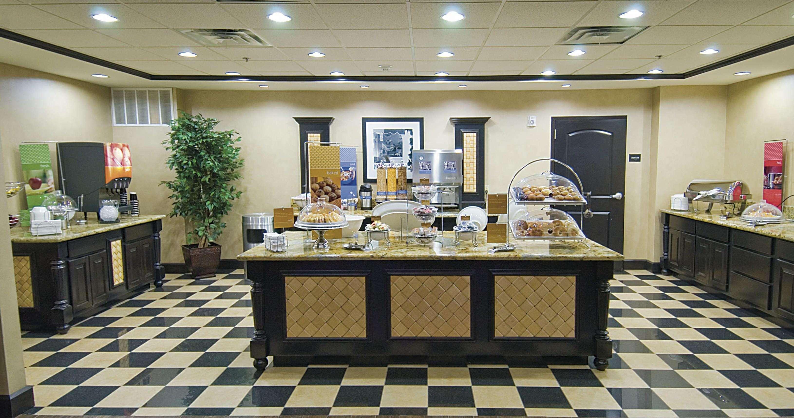 Hampton Inn & Suites Decatur Ristorante foto